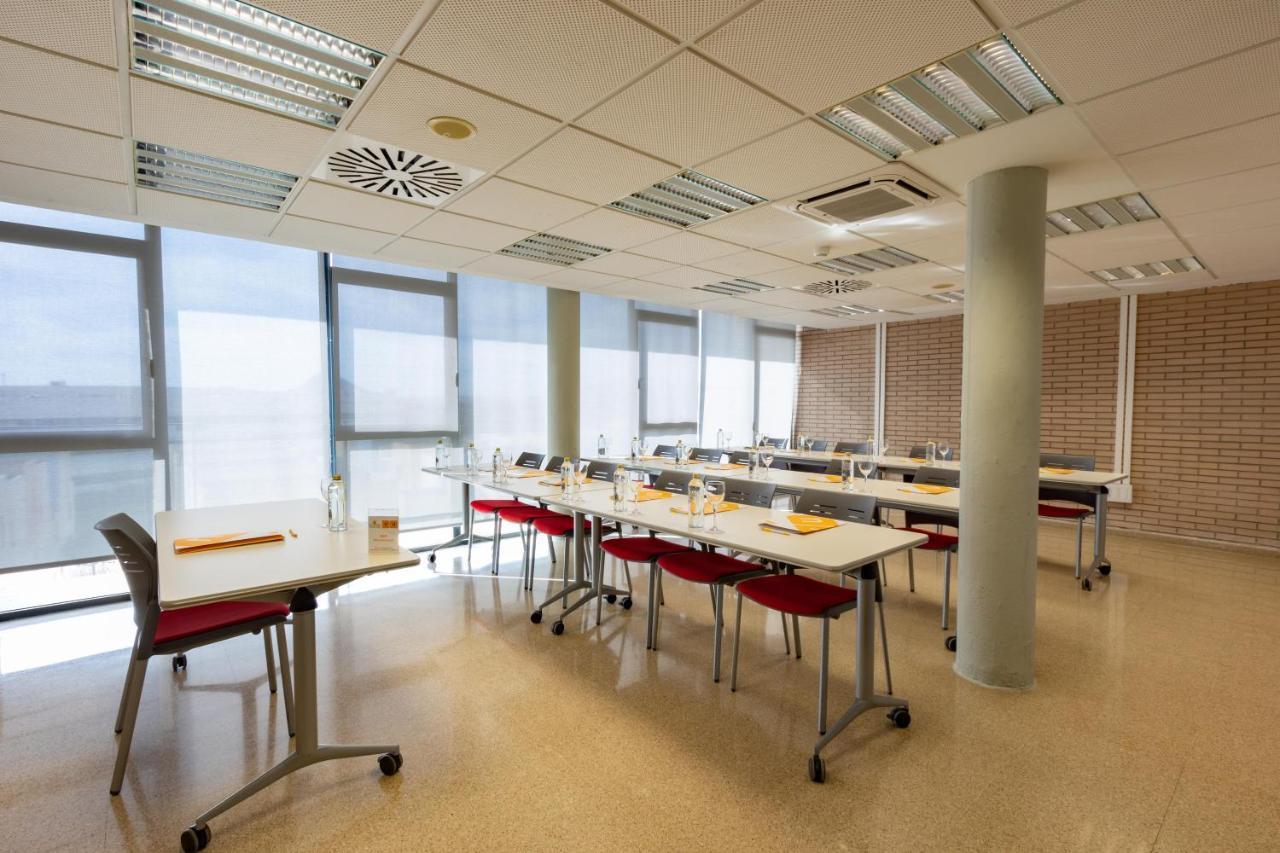 Villa Alojamiento Y Congresos - Villa Universitaria San Vicente Raspeig Ngoại thất bức ảnh